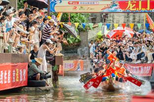 叹息……22年前，国足正是1-0阿曼打进世界杯！如今封闭赛0-2告负